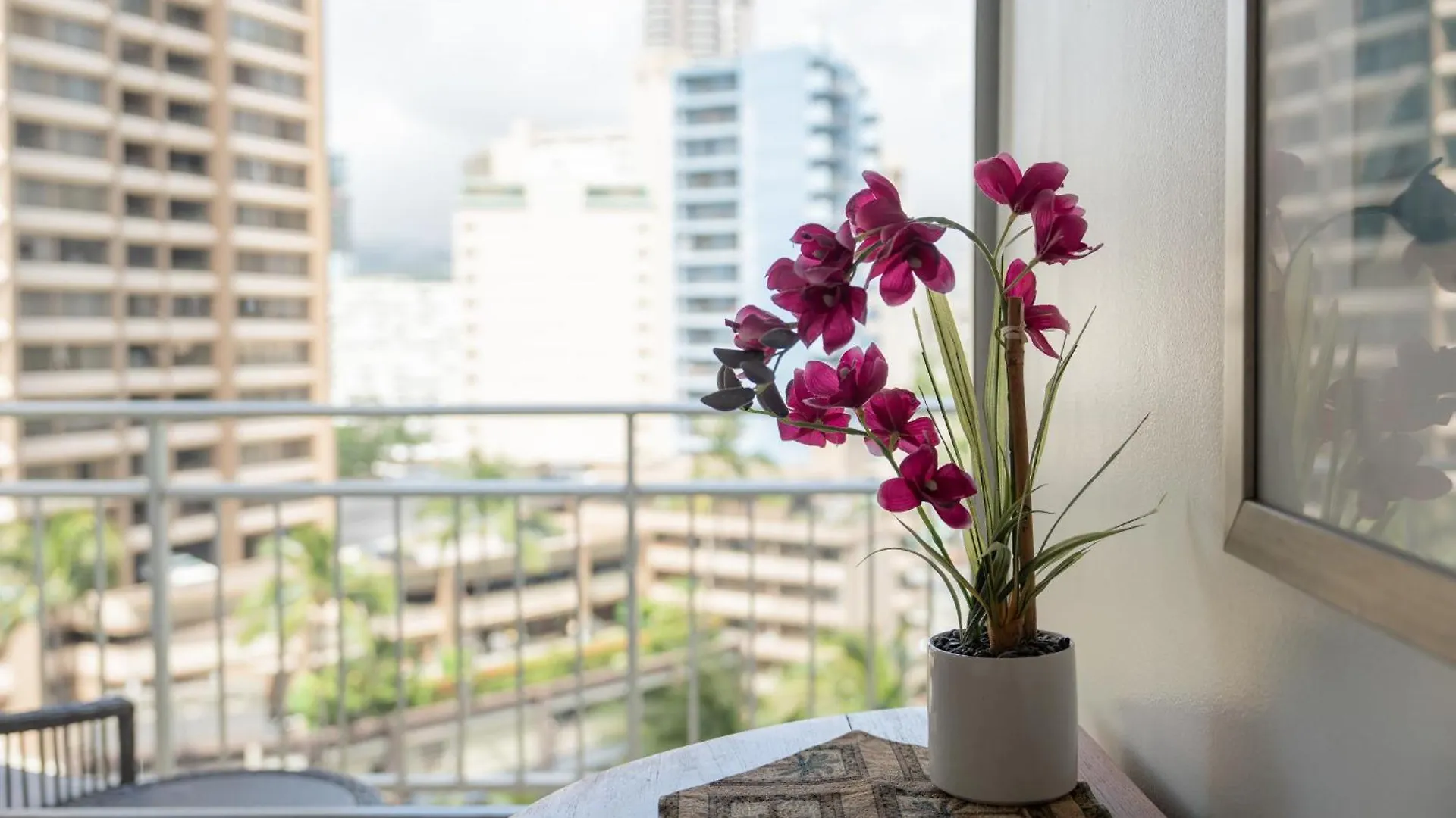 Romanna'S Oahu Getaway With Heated Pool & City Views Honolulu Apartment
